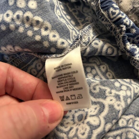 CeCe Paisley Print Blouse - Size M - Picture 6 of 9